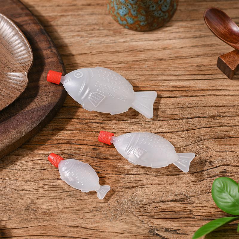 Creative Fish-Shaped Soy Sauce Bottles: Small, Disposable, PE Food Grade Plastic 2.6ML