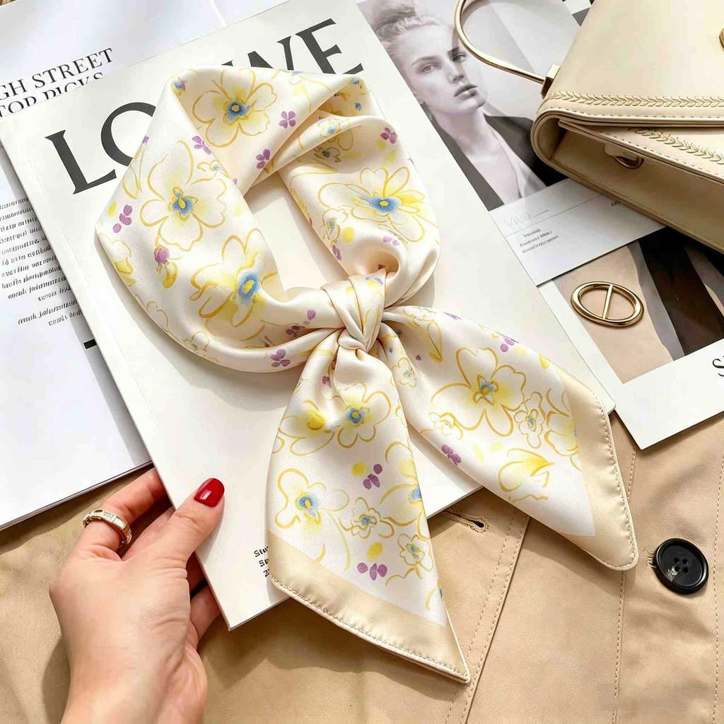 Women's spring and autumn silk scarf temperament versatile thin Internet celebrity Korean version light luxury fashion scarf high-end design small squ