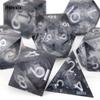 7 szt. Czarna żywica płynący piasek biały numer ostre krawędzie kostki kości wielościenne odpowiednie do gry planszowej RPG