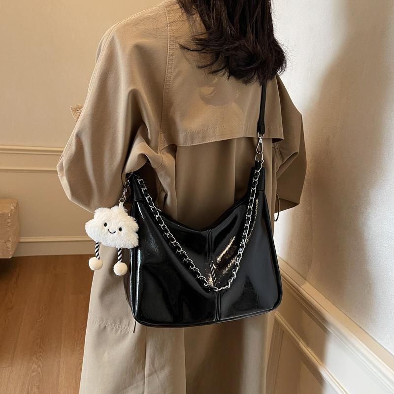 Trendy fashion tote bag women's Korean version of the new simple and versatile shoulder bag 2025 winter niche design messenger bag