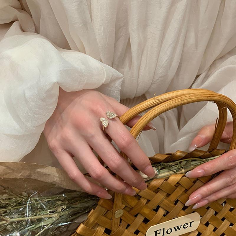 Fashionable Korean Daejeon White Mother Of Pearl Butterfly Ring For Women