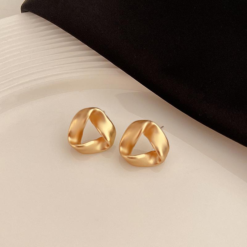 Silver Needle Geometric Metal Earrings: Elegant, Fashionable, High-End Design Stud Jewelry.