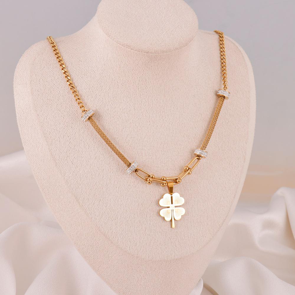Elegant Titanium Steel Heart Pendant Necklace - Niche Ins Style, Light Luxury Stainless Steel Design