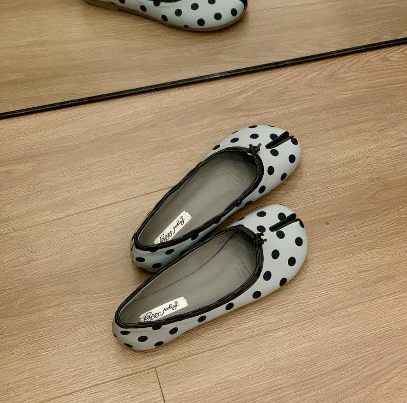 Women Tabi Ninja Shoes Fashion Design Woman Microfiber Leather Comfy Flats Split Toe Slippers Soft Bottom Loafers Moccasins