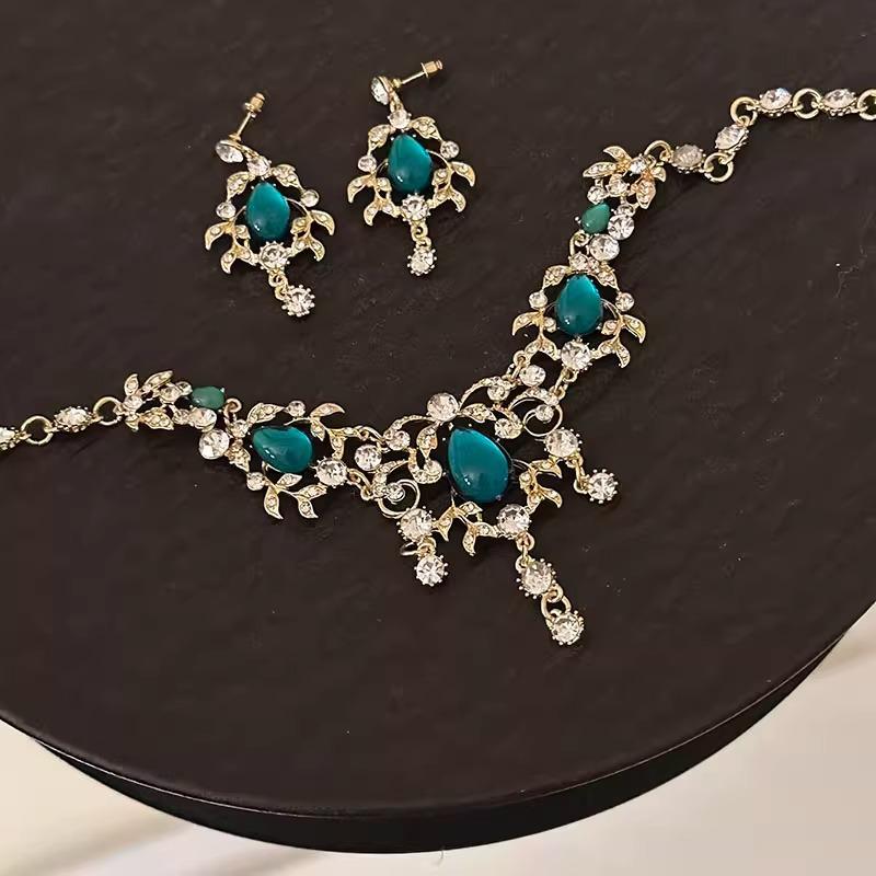 French Court Lace Emerald Full Diamond Necklace Slightly Inlaid with High-end Personalized Collarbone Chain Dinner Set