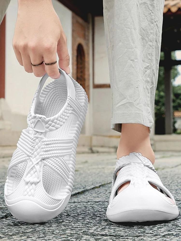 Ultralight Men's Sandal with Platform Beach Height Expensives Trend 2025 Luxury Summer Big Size New Low Price Designer Male Shoe