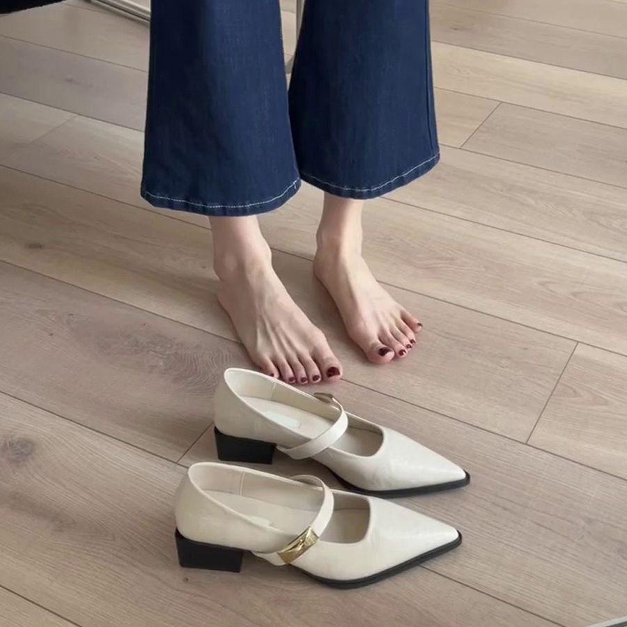 Französische spitz zulaufende Temperament-Mary-Jane-Schuhe mit dickem Absatz mit einem Wort, absolut vielseitige Pendler-Grünlicht-Mund-Einzelschuhe, Damen