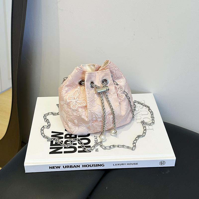 

This year s popular small bag women s 2025 summer new cloth bag with bucket bag versatile chain messenger bag розовый