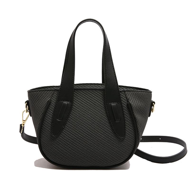 Premium niche design portable bucket bag women's 2025 new simple and versatile commuter style shoulder messenger bag