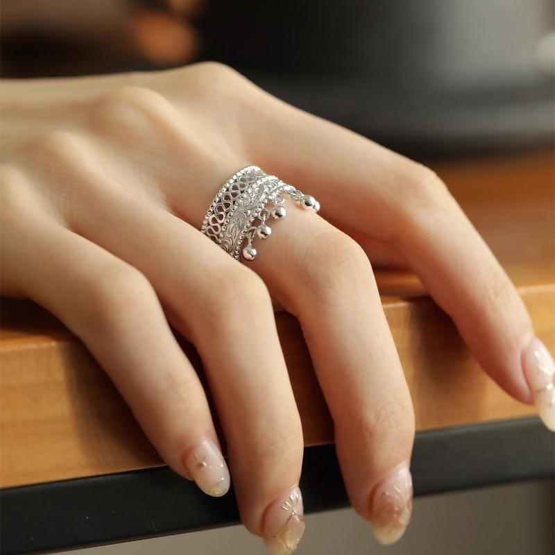 Nischen-Retro-Ring mit schweren Perlenquasten, distressed antikes Design, hohle Spitze, kreatives geometrisches Design, Party- & Alltagsring