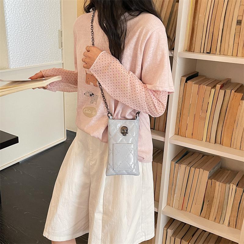 Borsa per Cellulare Teschio da Donna a Rombetti con Catena a Spalla Crossbody