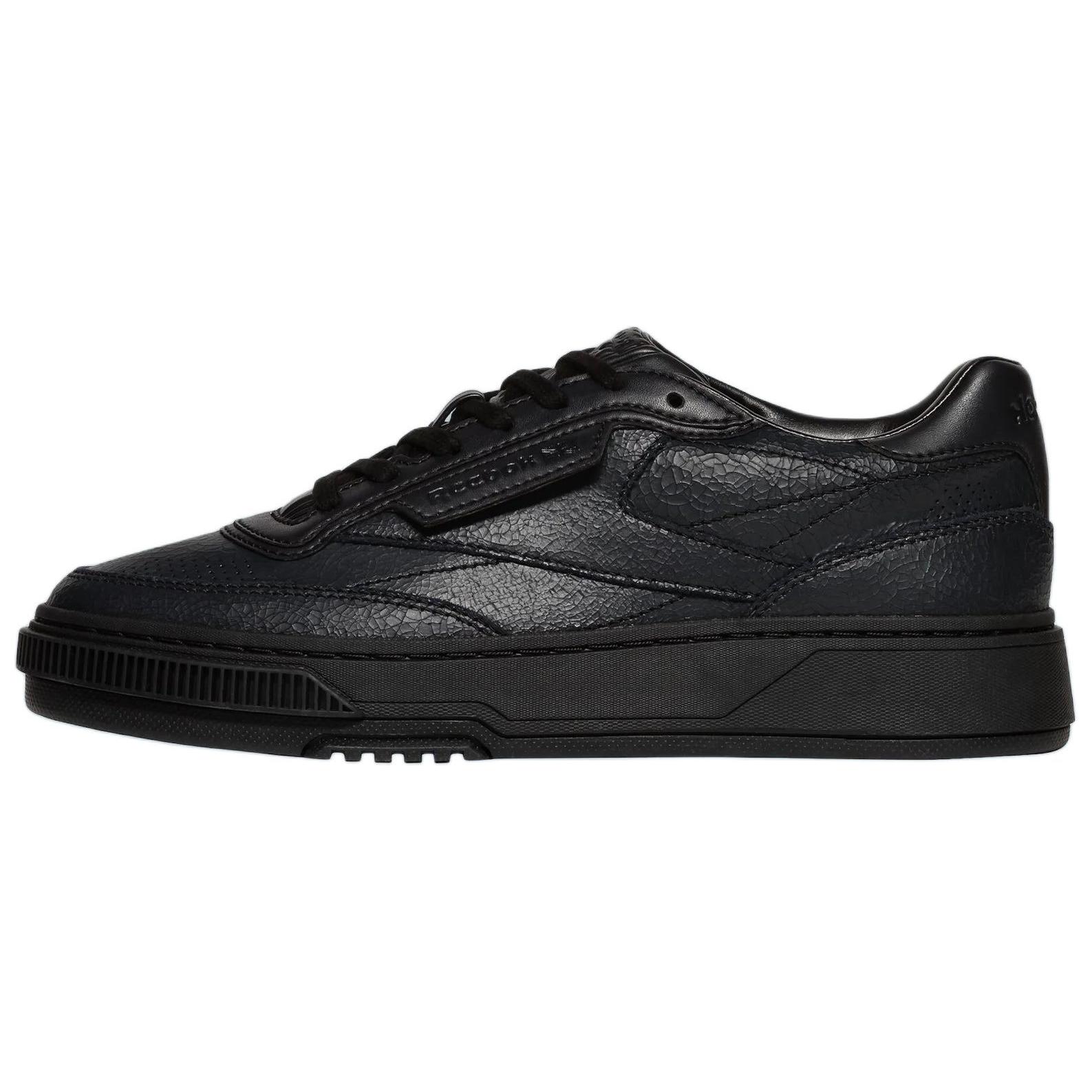 

Reebok Club C logo-patch sneakers RMIA04DC99LEA0061000 42