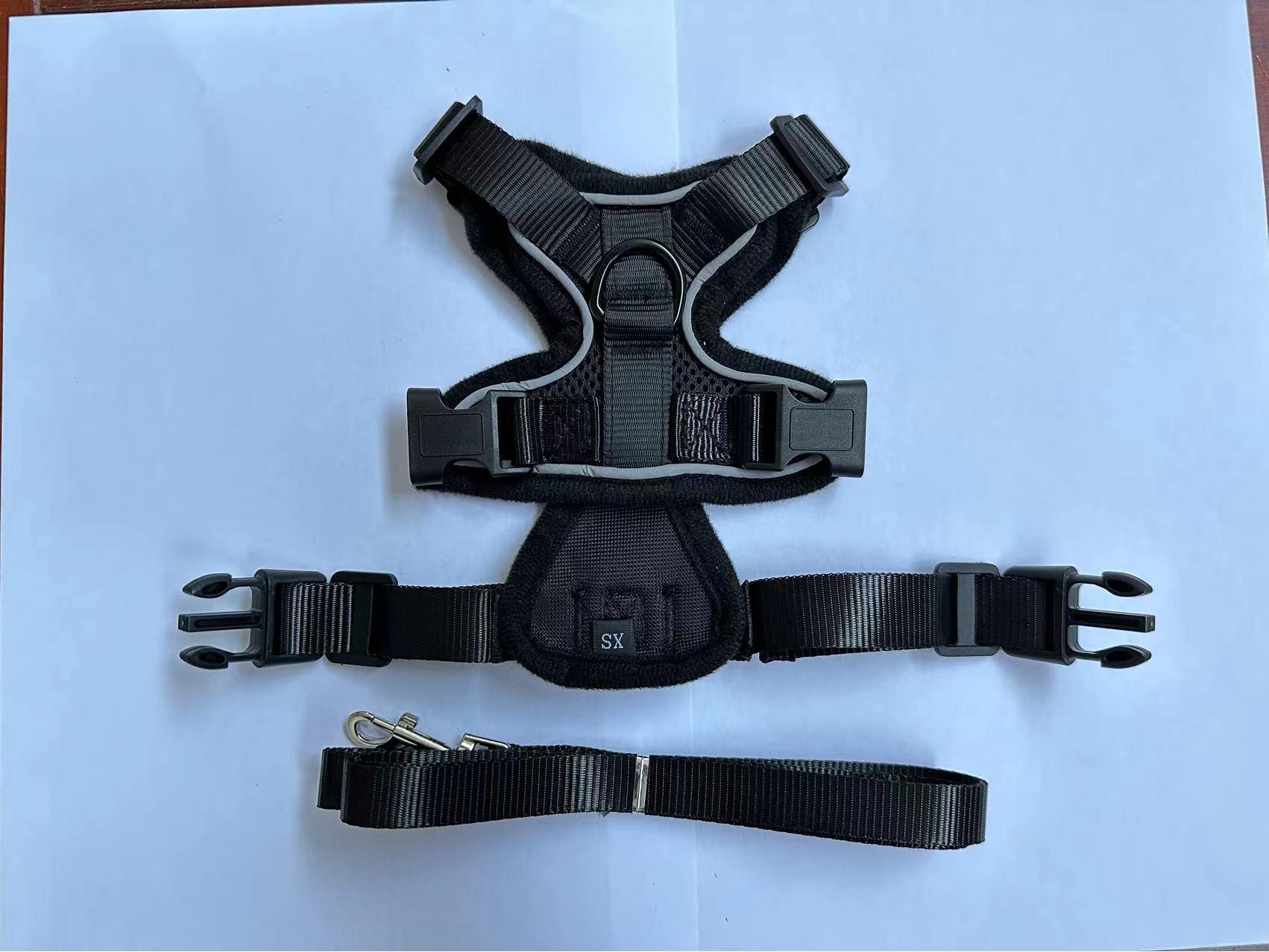 

Регулируемая ультратонкая шлейка для кошек с неразрывным тросом для прогулок Small чёрный