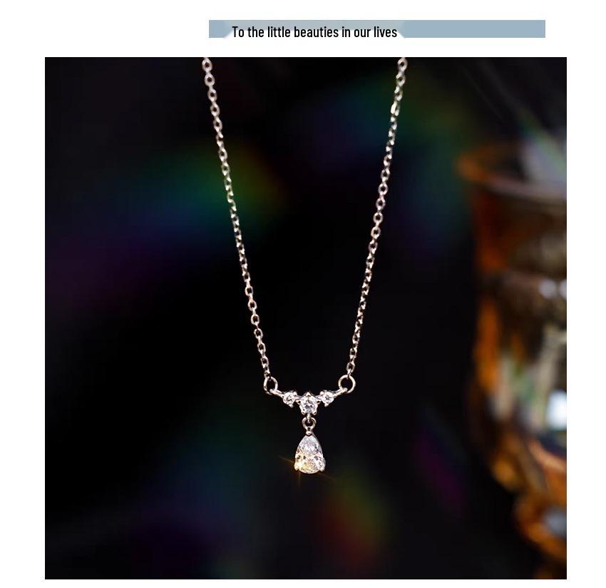 Yaya Water Drop Necklace: S925 Sterling Silver Clavicle Chain with Luxury Design and High-End Pendant.