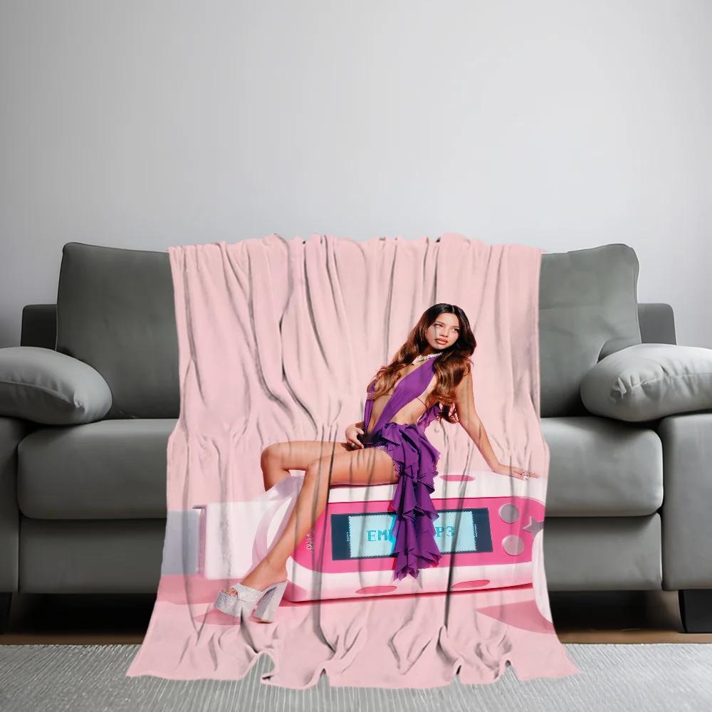 Singer E-Emilia Mernes Mp3 Music Blanket Skin friendly comfort warm soft plush blanket suitable sofa living room office bedroom
