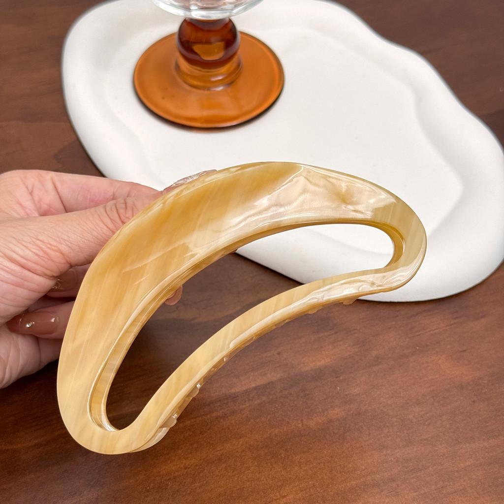 Chic Oversized Hollow Tortoise Hair Clip Classic Retro Style Acetate Claw Clip For Women