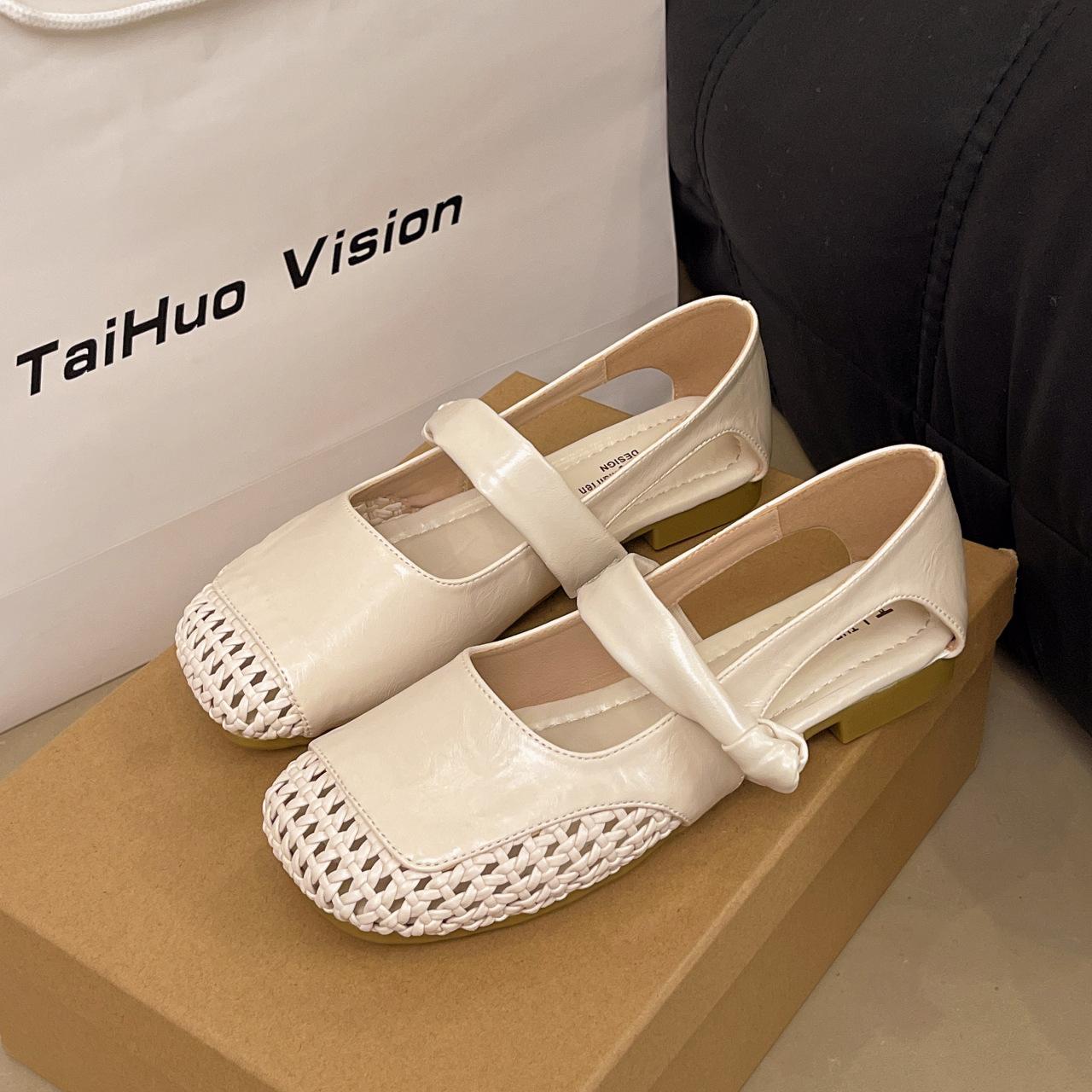 

Soft leather version hollow Roman sandals women s summer 2025 new casual fairy style fashion shoes French Mary Jane shoes 35 бежевый