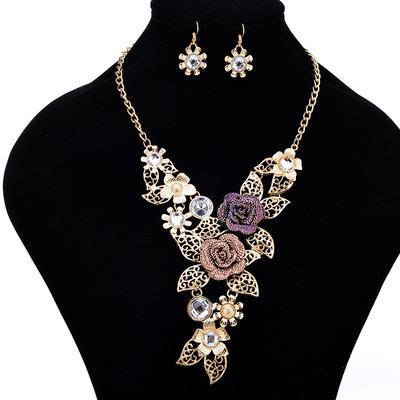 Frauen Retro Halskette Legierung Hohle Blume Diamant Halskette Ohrstecker Sets