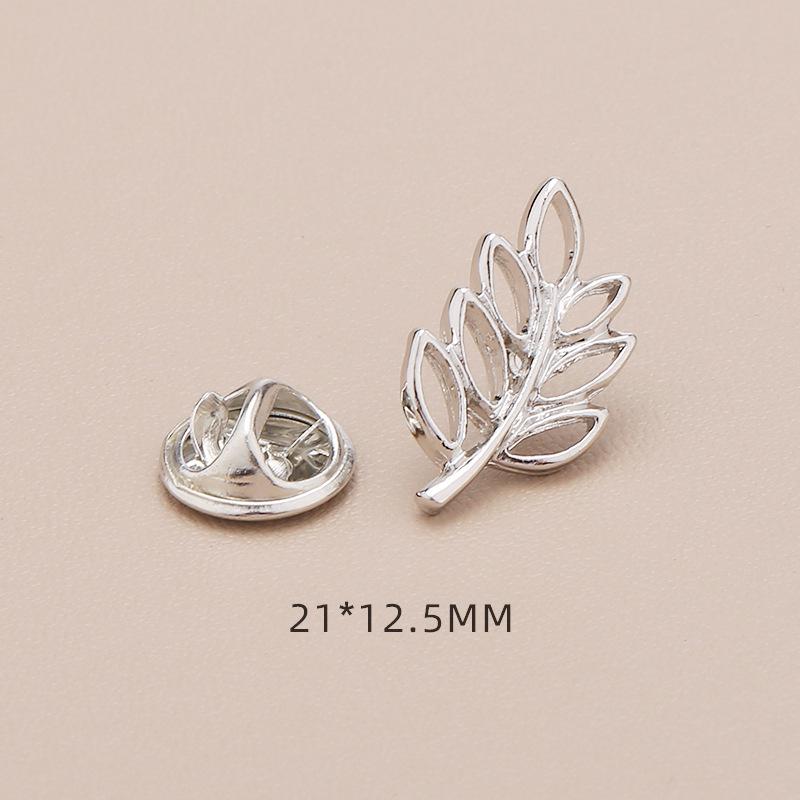 High-End No-Sew Clover Bow Brooch for Shirt Collars