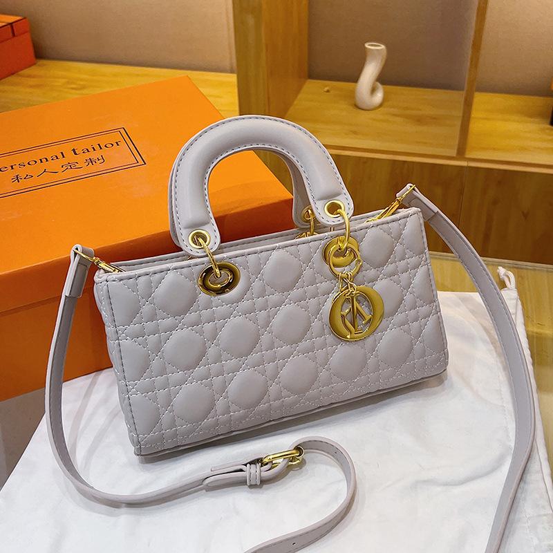 2025 New Horizontal Diamond Handbag Exquisite Versatile Light Luxury Shoulder Messenger Bag
