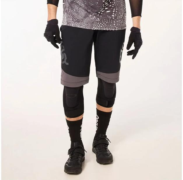 Oakley Maven Scrub Shorts