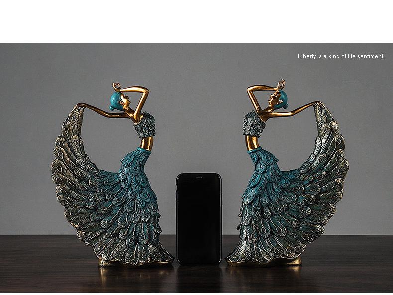 European Luxury Peacock Dancer Resin Ornament for Home and Wedding Decor