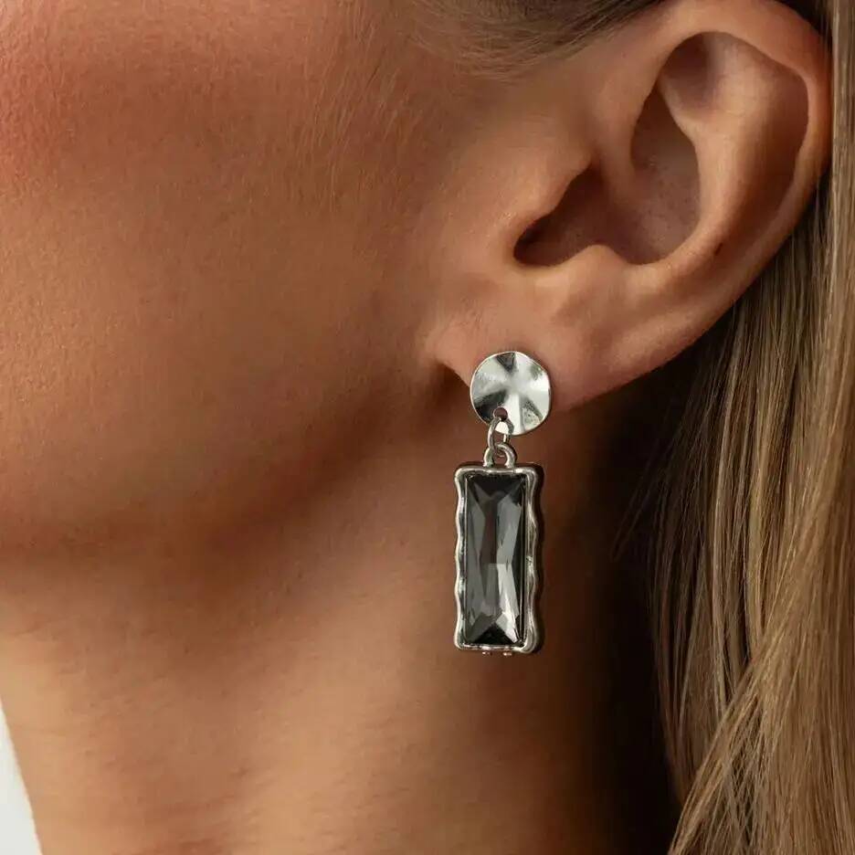 Ingemark 2 Styles Trendy Elegant Black Acrylic Pendant Earring for Women Classic Drop Earrings Charms Daily Wear Jewelry Gift