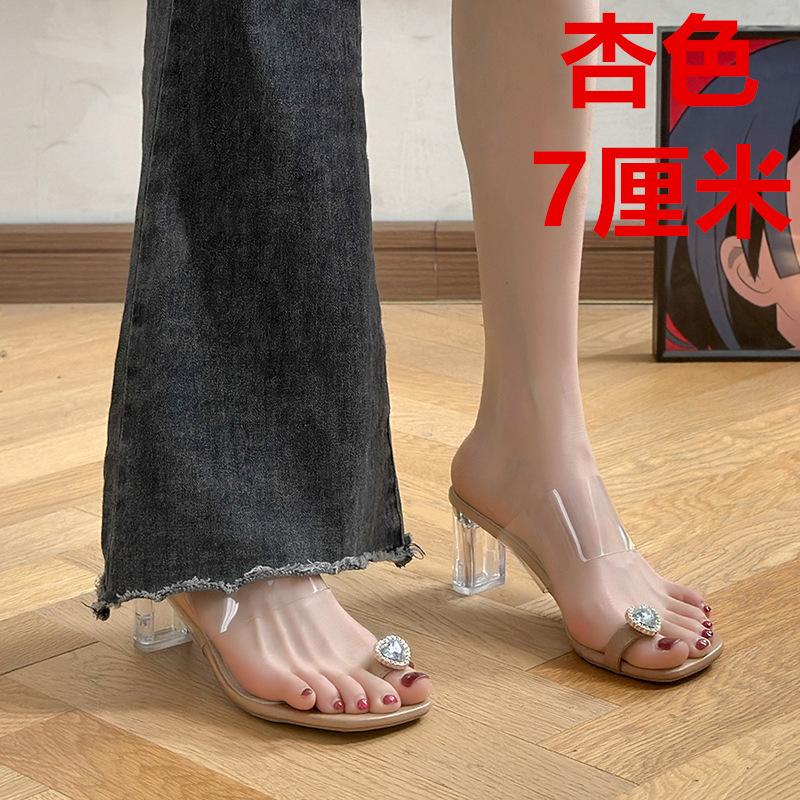 Beautiful slippers women's summer outer wear high-end low-heeled high-heeled shoes 2025 new temperament French small sandals one-word