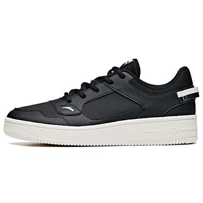 Buty deskorolkowe low top z tkaniny, skóry syntetycznej i antypoślizgową podeszwą. Męskie buty deskorolkowe czarno-białe 912018022-3