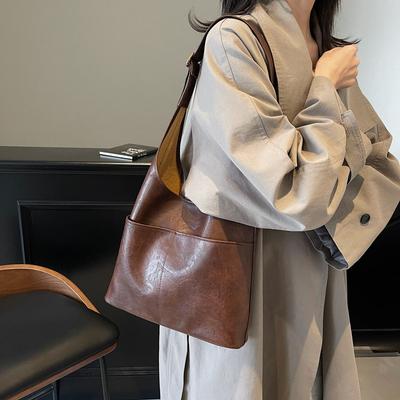 2025 Autumn and Winter Popular Bucket Bag Women's New Autumn and Winter Women's Large-capacity Retro Versatile Shoulder Bag
