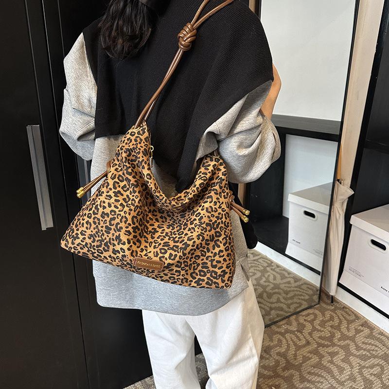 Design Leopard Print Denim Messenger Bag New Large-capacity Tote Bag Lazy Wind Shoulder Bag Personalized Fashion Women's Bag