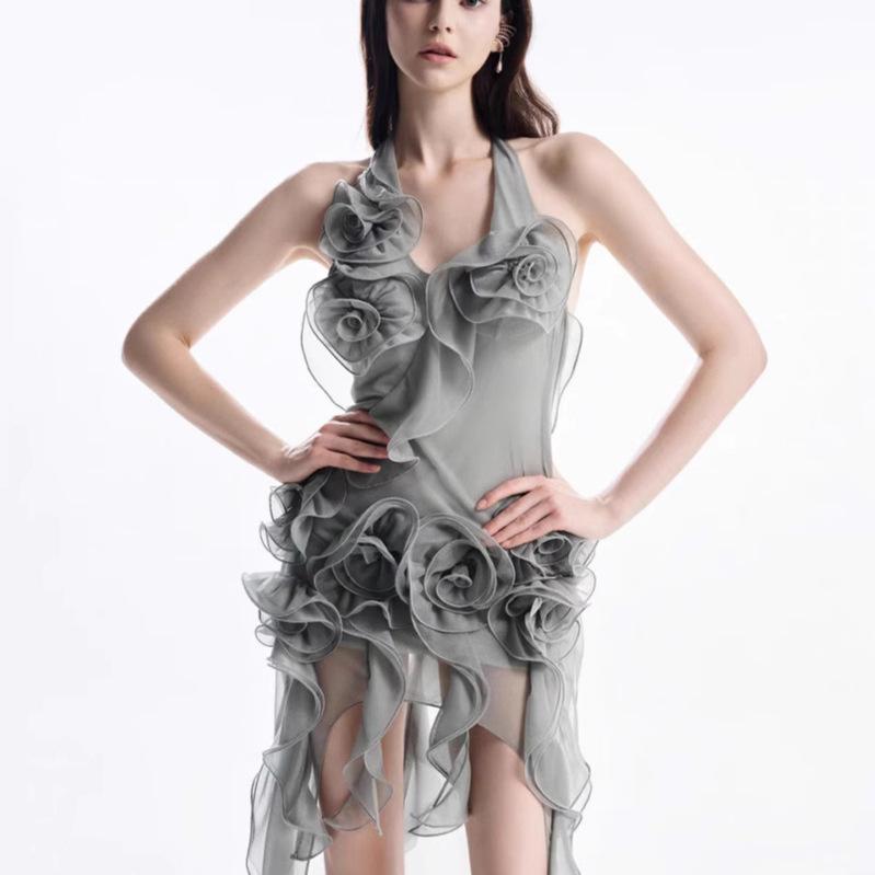 

French-Chic 3D Floral Halter Dress: Sexy Open-Back, Hip-Hugging Evening Wear Large серый