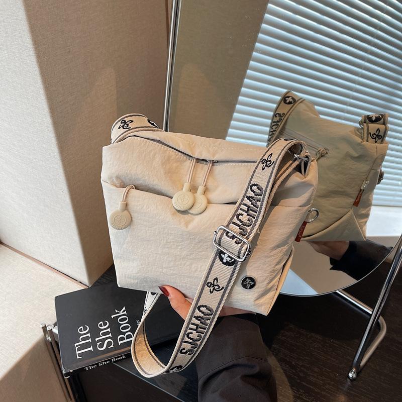 

Today s niche popular small bag women s new summer casual simple shoulder messenger bag dumpling bag грязно-белый