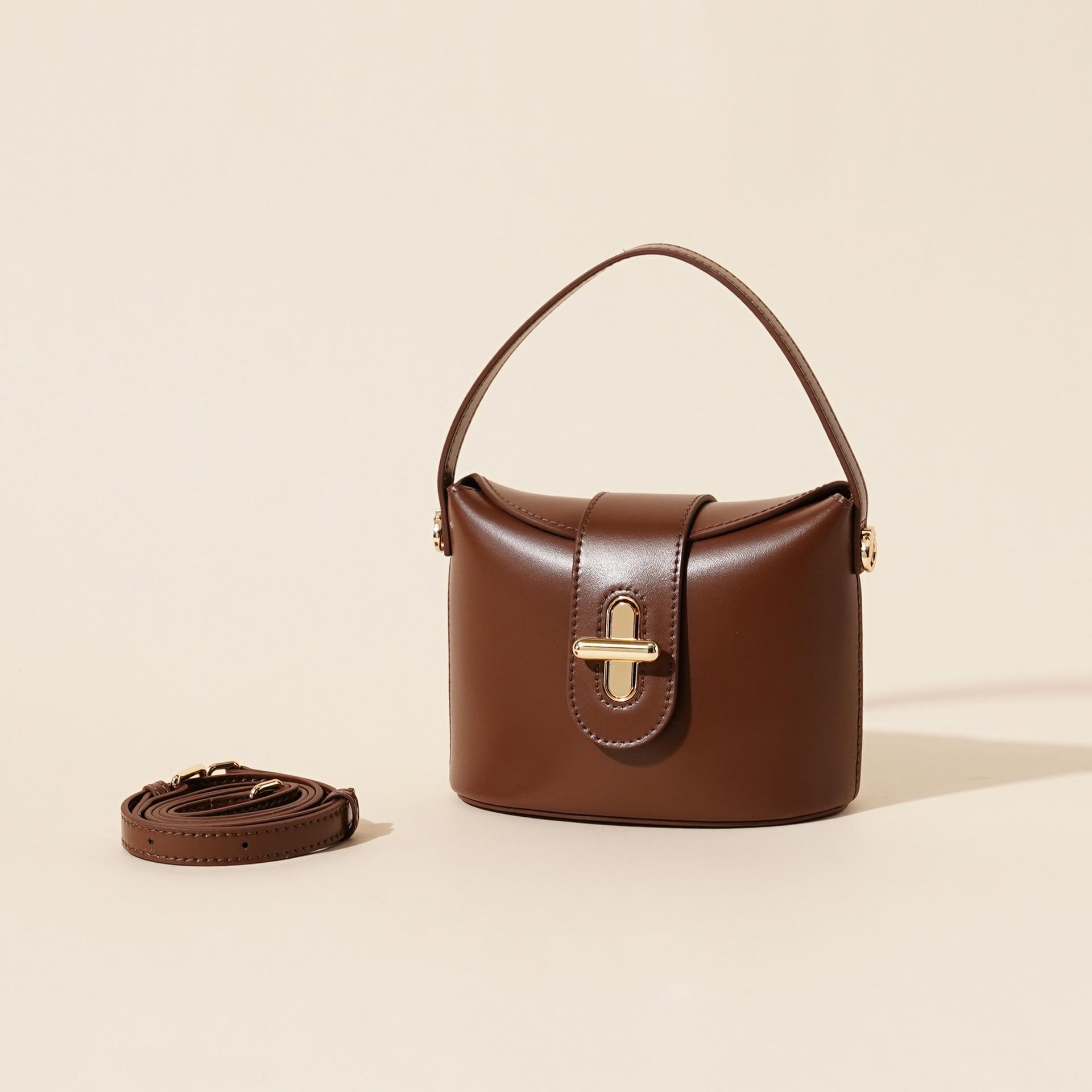 

Spring and summer new leather 2025 simple retro niche fashion temperament versatile texture shoulder crossbody handbag women 18*10*13cm