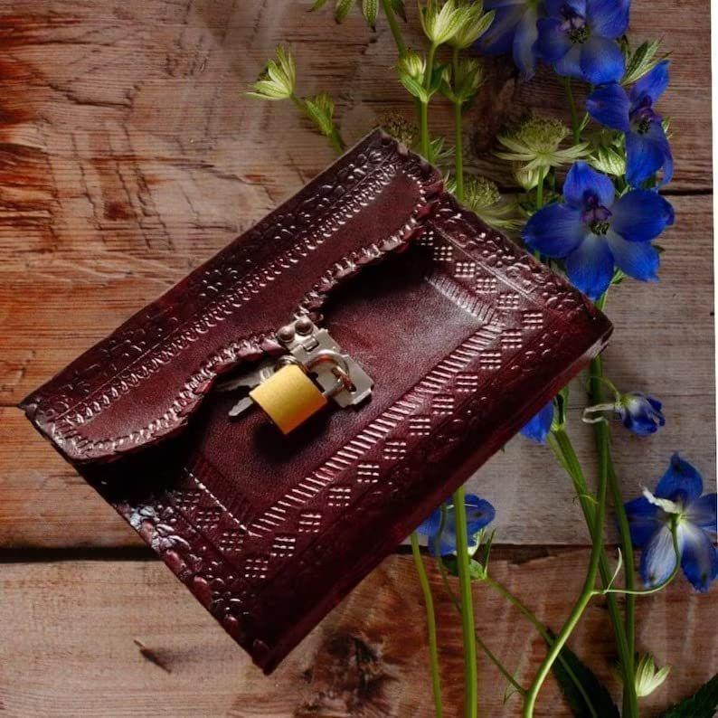 Vintage-Mode-Notizbuch aus Leder, 17,8 x 12,7 cm, antik, handgefertigt, für Büros, Tagebuch, Papier-Notizbuch mit Metallverschluss (Braun)