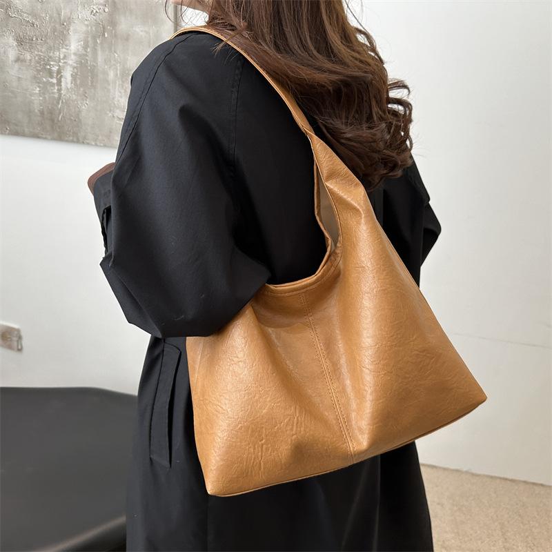 Fashion large-capacity bag women's autumn personalized shoulder bag texture is popular today, retro bucket bags