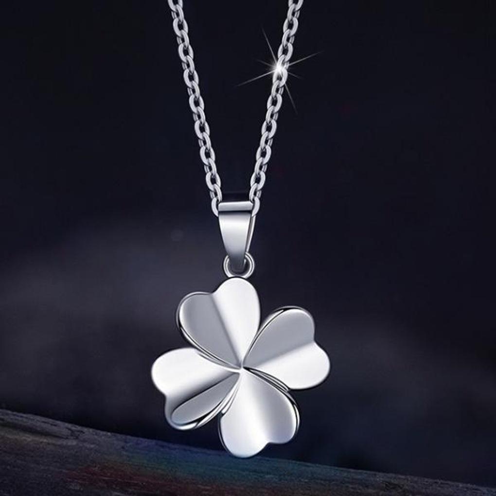 Women's Accessories Four-Leaf Clover Pendant Simple Necklace