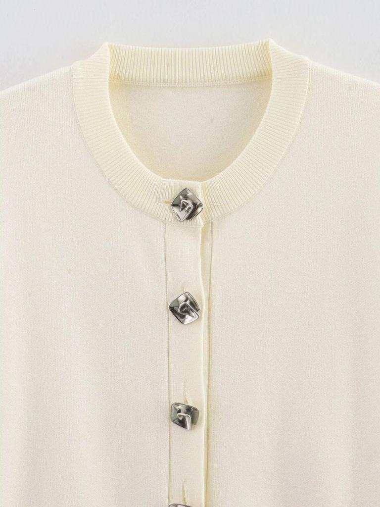 Damski Waniliowo-Niebieski Sweter Dzianinowy na Guziki i Spódnica Kopertowa - Kolekcja Wiosna/Lato 2025