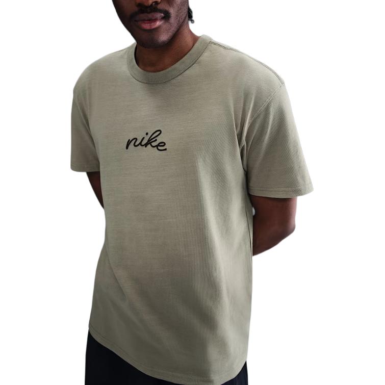 

Nike Логотип Свободная футболка с круглым вырезом и коротким рукавом Мужские топы Светло-армейский-зеленый HQ9238-320 S