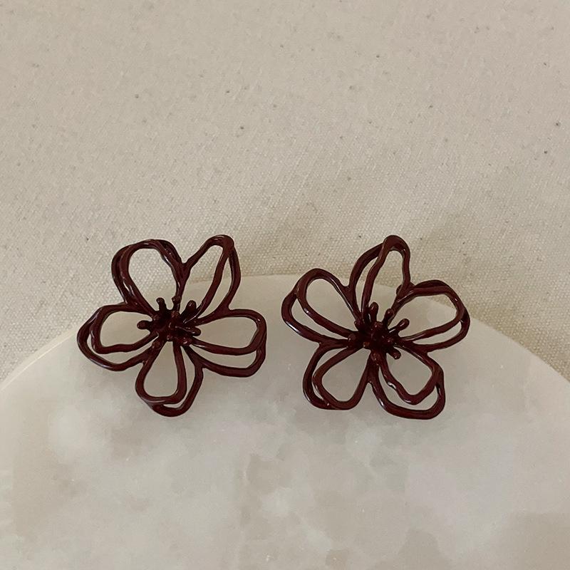 Light Luxury High-End Ankola Red Empty Flower Stud Earrings Women'S Niche Retro Elegant Fashion Earrings