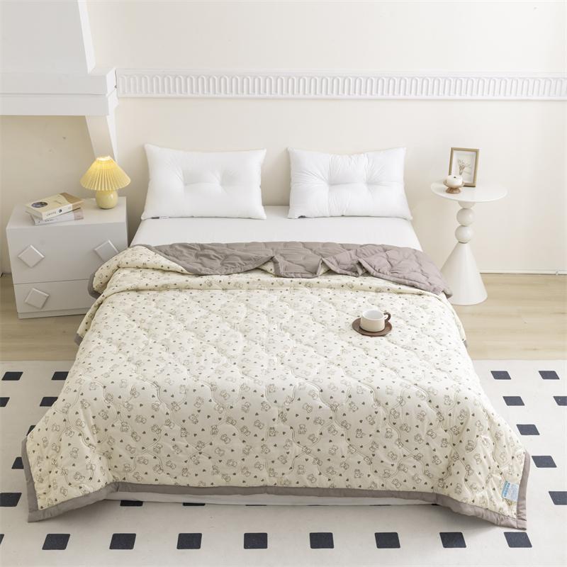 Breathable Lightweight Cloud-feeling Summer Quilt Fresh Flower Summer Blanket Skin Friendly Airable and Soft Single Double Duvet