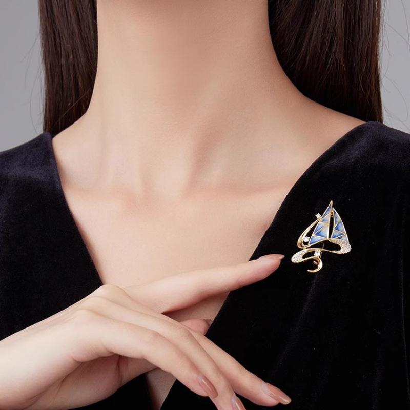 Smooth Sailing for High-end Women with Exquisite Enamel Sailing Style Brooch