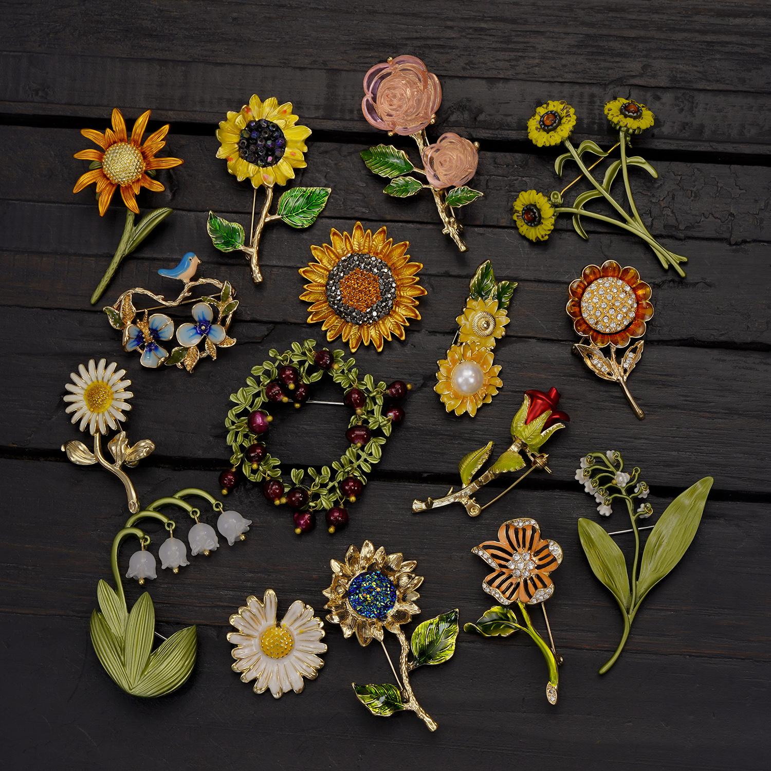 

Vintage Women Flower Leave Enamel Brooch Pin Plant Metal Badges Classic Suit Clothing Retro Accessories Corsage For Lady