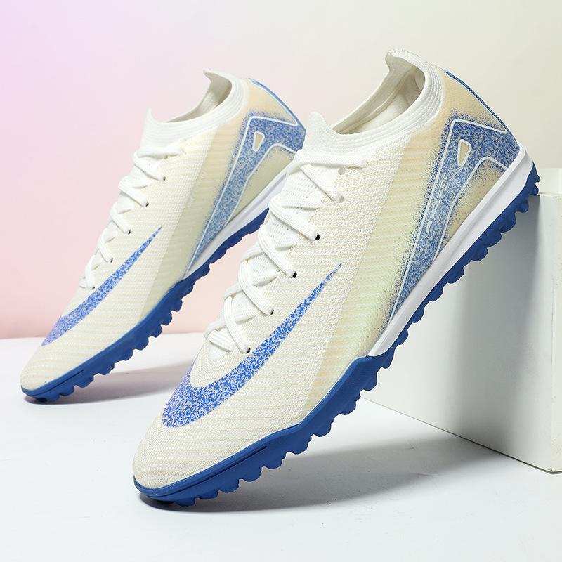 Seamless fly-woven football shoes men's low-top youth long nails broken nails training sports shoes 2025 retail