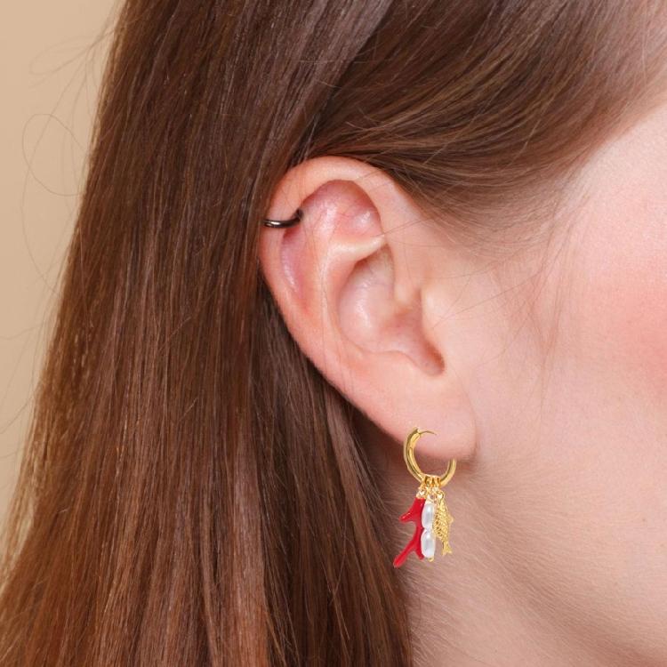 Stylish Gold Color Earrings with Scallops Shells Charm Jewelry Accessory Decoration for Women Who Love to Travel