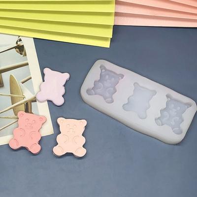 Cake Mold 3-Cavity Easy Demoulding Not Easily Deform Flexible Non-sticky DIY Bear Shape Beeswax Scented Candle Mold Kitchen Gadget