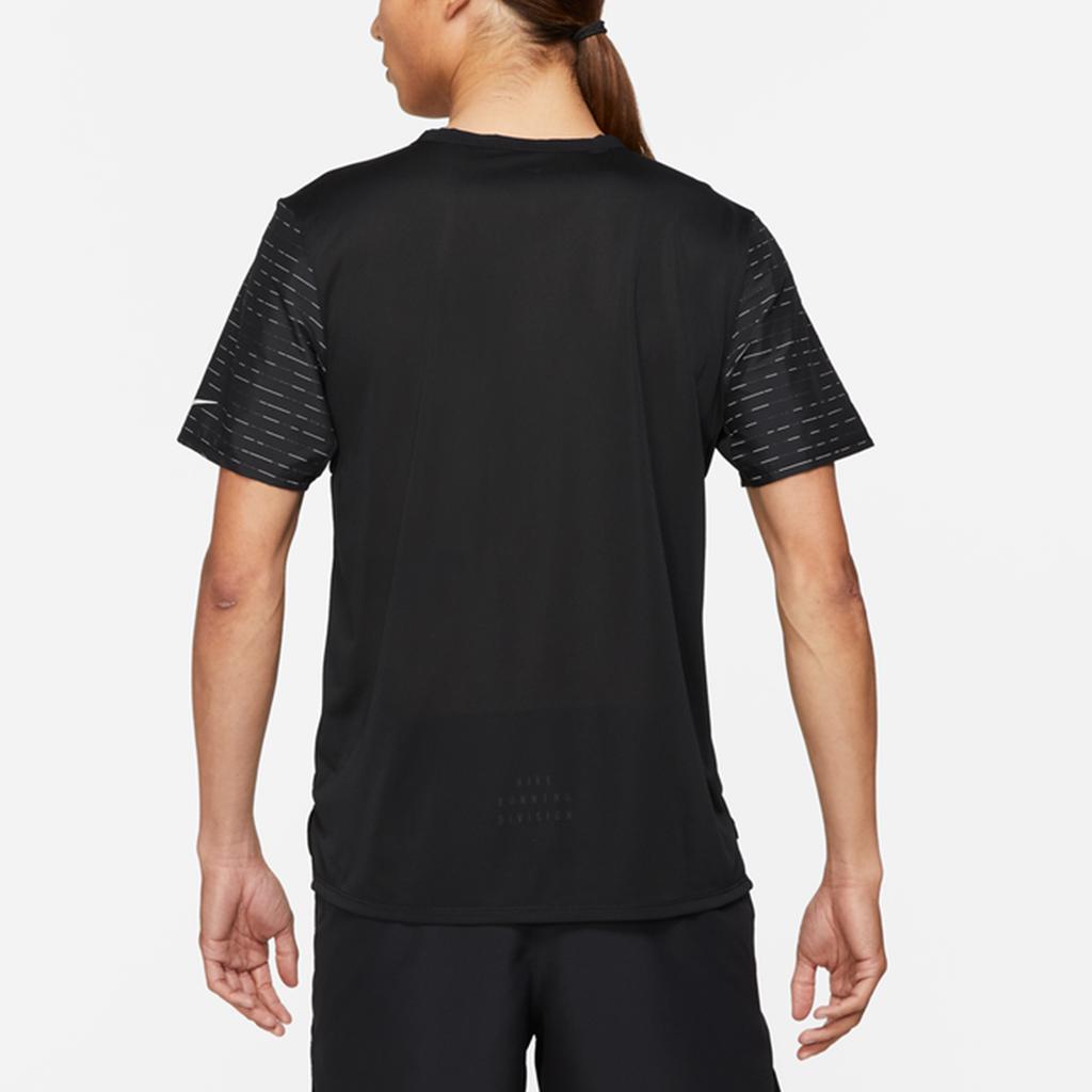 Nike Dri-Fit Rise 365 Run Division Rýchloschnúce športové tričko s krátkym rukávom a okrúhlym výstrihom Pánske topy Čierna DD4852-010