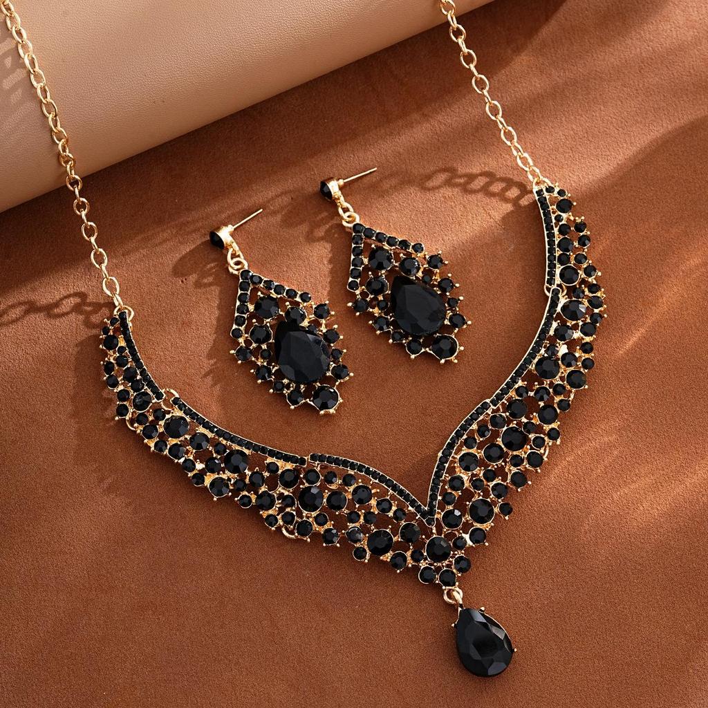 Vintage Luxury Crystal Necklace & Earrings Set for Banquet 2025
