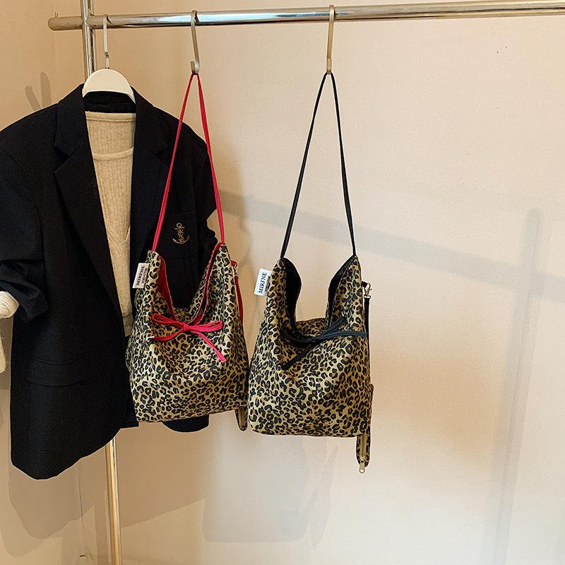 Simple Leopard Print Tote Bag for Women Large Capacity Shoulder Bag
