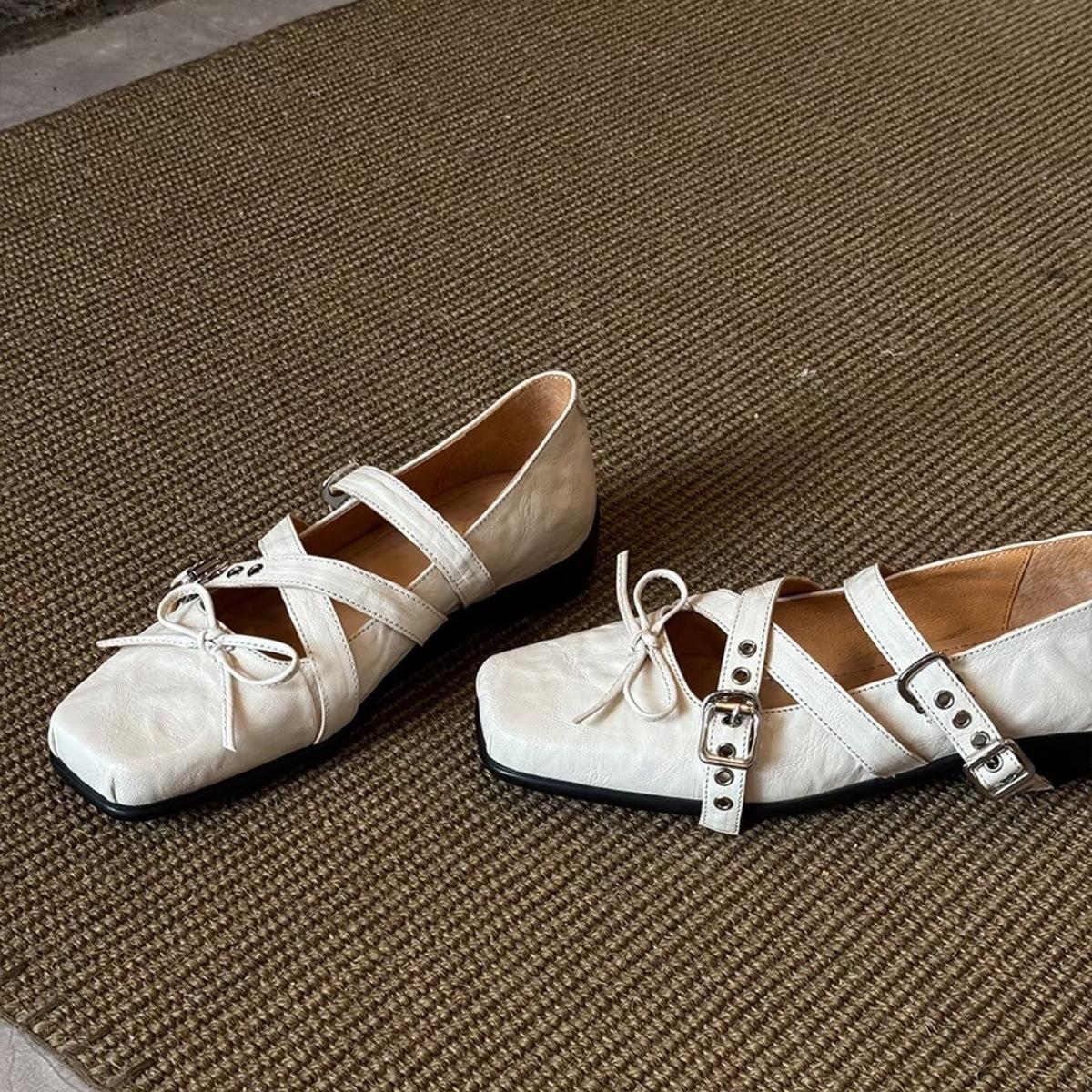 

Sheepskin version~ retro bow light mouth ballet shoes square head small single shoes one-word buckle belt thick-soled Mary Jane shoes 35